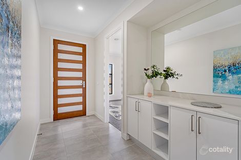 Property photo of 13 Angophora Crescent Craigieburn VIC 3064