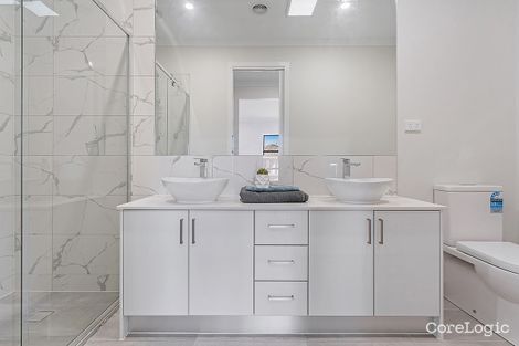 Property photo of 13 Angophora Crescent Craigieburn VIC 3064