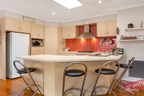 Property photo of 32 John Fisher Drive Berwick VIC 3806
