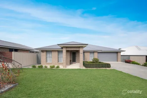 Property photo of 41 Graham Drive Kelso NSW 2795