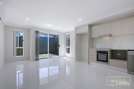 2/68 Kevin Mulroney Dr, Flinders View, QLD 4305