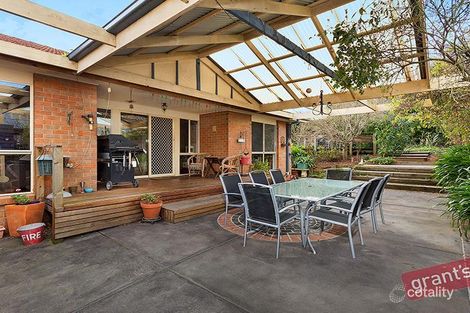 Property photo of 32 John Fisher Drive Berwick VIC 3806