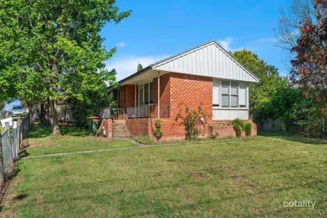 2 Quiberon St, Nowra, NSW 2541