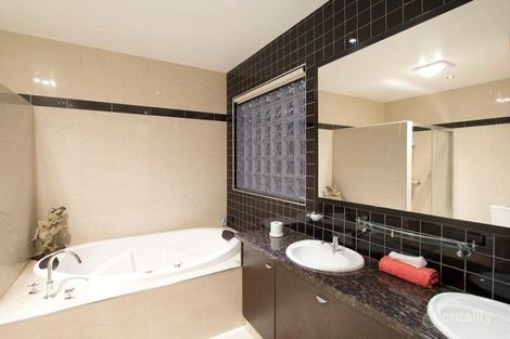 Property photo of 13 Princetown Drive Waterways VIC 3195