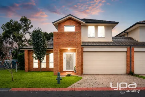1 TATTLER CT, POINT COOK, VIC 3030