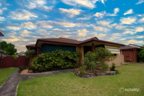 Property photo of 23 Woodlawn Drive Toongabbie NSW 2146