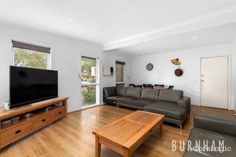 Property photo of 32 Hume Avenue Melton South VIC 3338