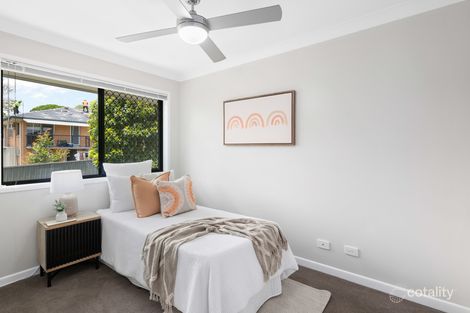 Property photo of 27 Kiparra Street Mansfield QLD 4122