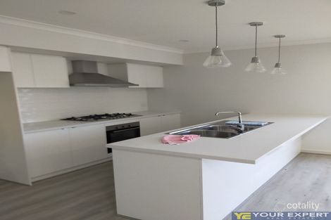 Property photo of 36 Applejack Boulevard Clyde VIC 3978