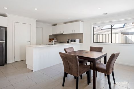 Property photo of 26 Brookfields Mews Lavington NSW 2641