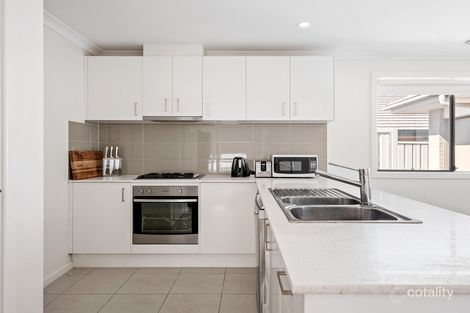 Property photo of 26 Brookfields Mews Lavington NSW 2641