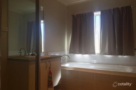 Property photo of 28 Thomas Wedge Drive Wangaratta VIC 3677