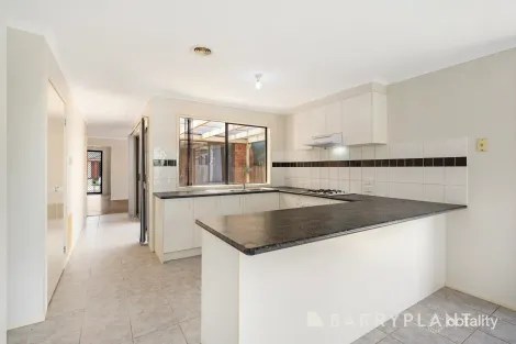 Property photo of 10 Fiona Court Werribee VIC 3030