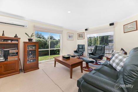 Property photo of 35 Cara Crescent Berwick VIC 3806