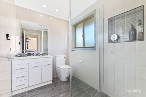 Property photo of 35 Cara Crescent Berwick VIC 3806