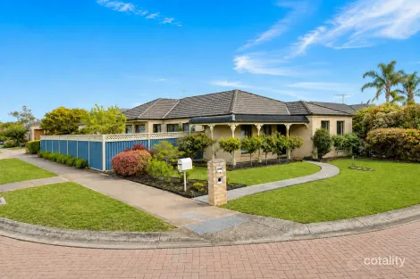 Property photo of 1 Maple Link Pakenham VIC 3810