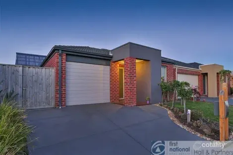 Property photo of 30 Cranbrook Circuit Officer VIC 3809