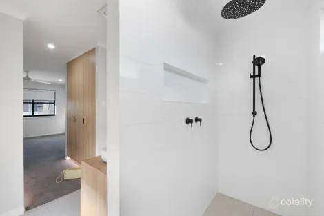 Property photo of 24 Seafarer Court Blacks Beach QLD 4740