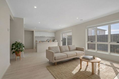 Property photo of 99 Carrera Crescent Clyde VIC 3978