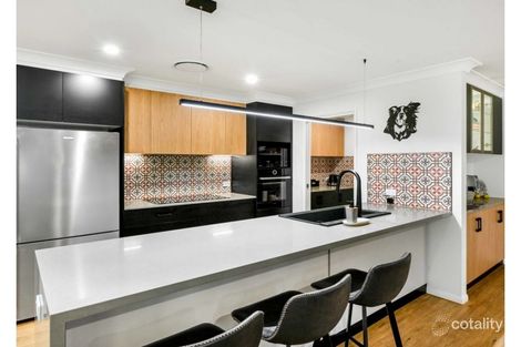 Property photo of 13 Madsen Close Highfields QLD 4352