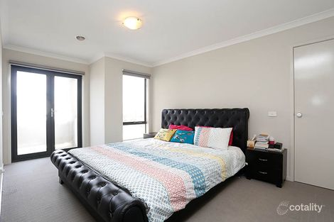 Property photo of 16 Grattan Cove Craigieburn VIC 3064