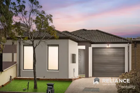 2/13 Dundas Rd, Wyndham Vale, VIC 3024