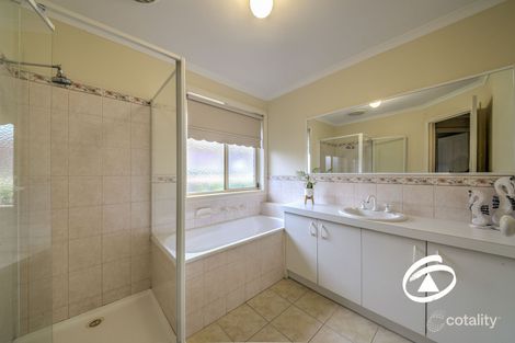 Property photo of 82 Earlsfield Drive Berwick VIC 3806