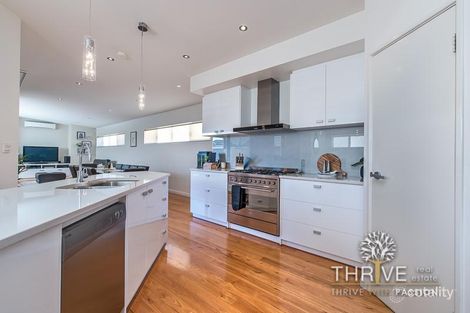 Property photo of 25 The Lakes Boulevard Jandakot WA 6164