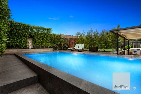 Property photo of 3 Hart Place Taylors Lakes VIC 3038