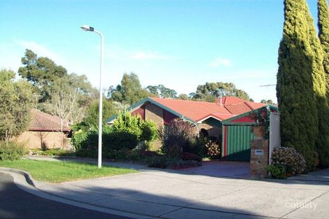 Property photo of 5 Ester Close Endeavour Hills VIC 3802