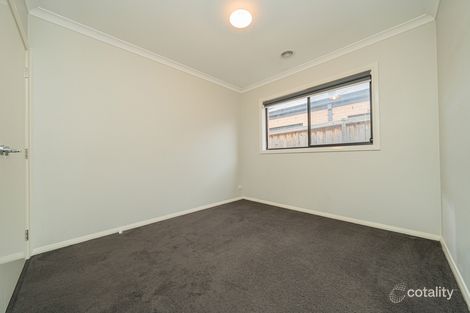 8 Cardex Rd, Clyde North, VIC 3978