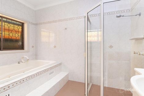 Property photo of 11 Rowe Avenue Lurnea NSW 2170