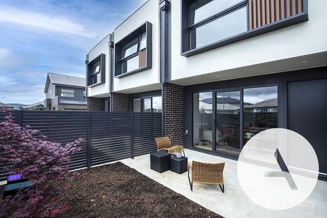 Property photo of 24 Albion Street Googong NSW 2620