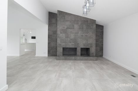 Property photo of 19-21 Ebeli Close Narre Warren North VIC 3804