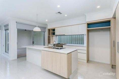 Property photo of 166 Harbour Boulevard Shell Cove NSW 2529
