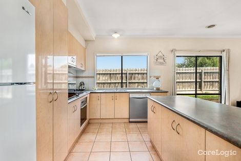 Property photo of 2 Sundial Court Berwick VIC 3806