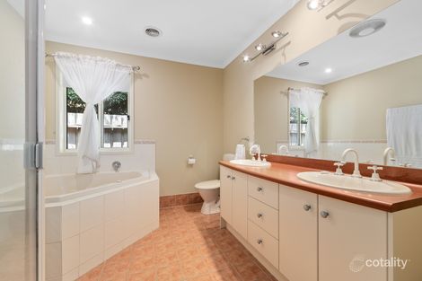 Property photo of 2 Stefan Court Somerville VIC 3912