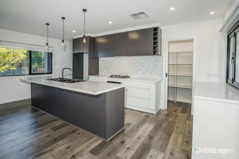 Property photo of 19 Mountain Gate Drive Ferntree Gully VIC 3156