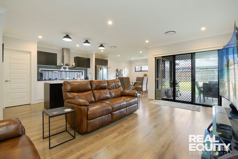 Property photo of 53 Horizon Circuit Moorebank NSW 2170