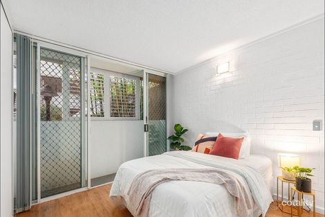 Property photo of 8/23 Quinton Street Kangaroo Point QLD 4169