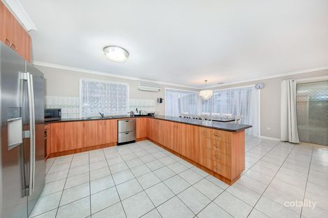 Property photo of 3 Bramall Place Caroline Springs VIC 3023