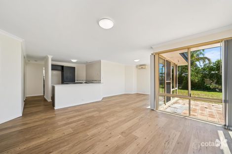 Property photo of 25 Sellafield Bend Waikiki WA 6169