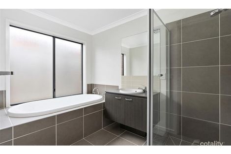Property photo of 37 Estuary Boulevard Leopold VIC 3224