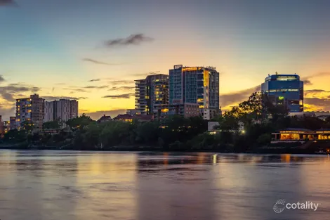 Property photo of 3/1 Jerdanefield Road St Lucia QLD 4067