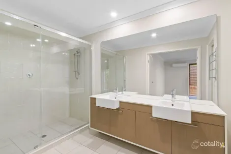 Property photo of 33 Parkview Drive Springfield Lakes QLD 4300