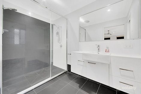 Property photo of 15 Lighthouse Drive Boyne Island QLD 4680