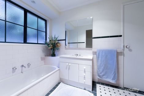 Property photo of 36 Peacock Avenue West Wodonga VIC 3690