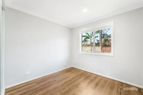 Property photo of 6A Junee Place Bossley Park NSW 2176