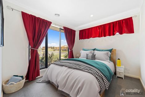 Property photo of 142 Holyoake Parade Manor Lakes VIC 3024