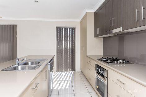 Property photo of 3 Kroombit Terrace New Auckland QLD 4680